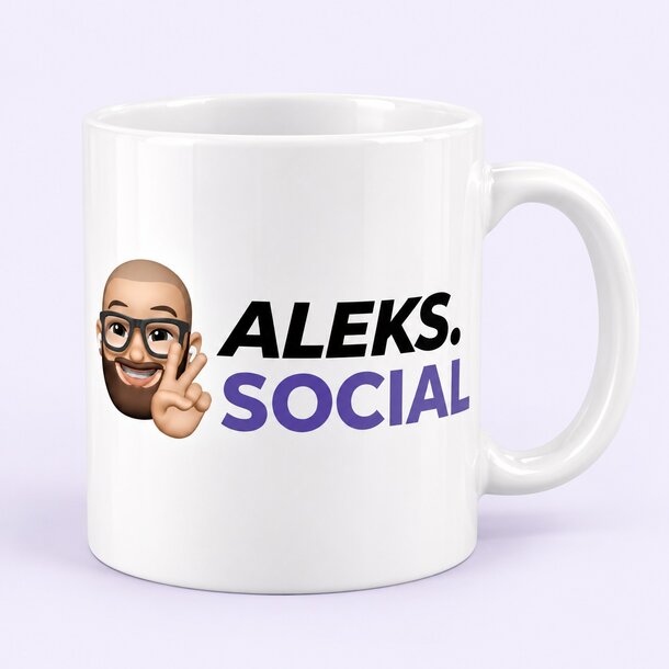 Tasse mit Aleks’ Avatar und violettem Schriftzug
